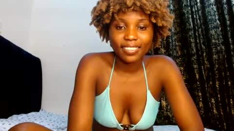 Snapshot of sweety_spixxy chatting on 07.26.26 Dolly online show from 07.26.26