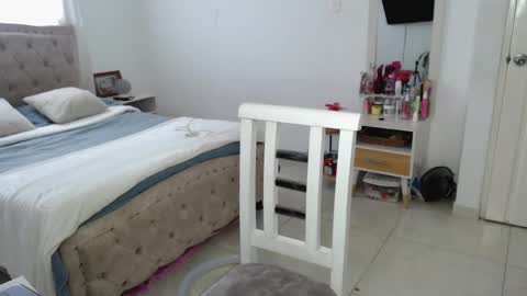 Snapshot of sweetyaya_ chatting on 09.18.25 yaya online show from 09.18.25