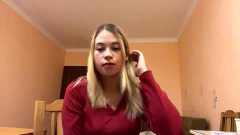 Snapshot of sweetylolye chatting on 10.20.25 Elizabeth online show from 10.20.25