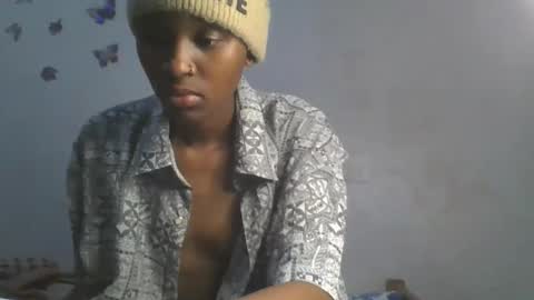 Snapshot of sweetypussy01 chatting on 10.21.25 sweetypussy01 online show from 10.21.25