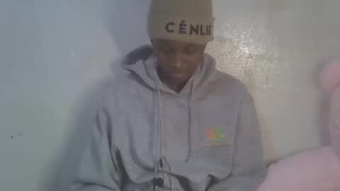 Snapshot of sweetypussy01 chatting on 10.27.25 sweetypussy01 online show from 10.27.25