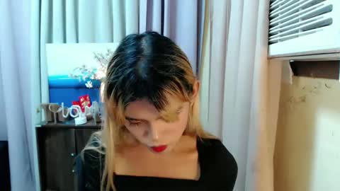 Snapshot of sweetytrannygirlxx chatting on 12.13.24 Megan online show from 12.13.24