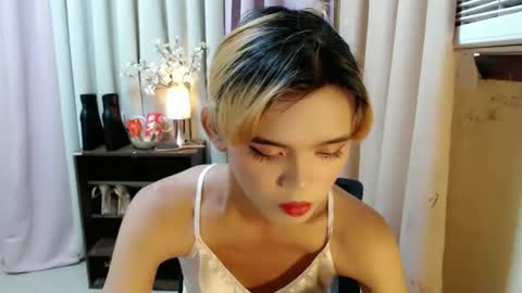 Snapshot of sweetytrannygirlxx chatting on 12.18.24 Megan online show from 12.18.24