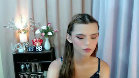 Snapshot of sweetytrannygirlxx chatting on 10.04.25 Megan online show from 10.04.25