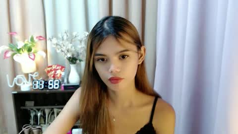Snapshot of sweetytrannygirlxx chatting on 12.18.25 Megan online show from 12.18.25