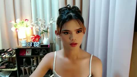 Snapshot of sweetytrannygirlxx chatting on 02.19.26 Megan online show from 02.19.26