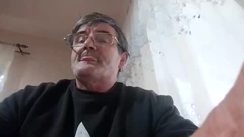 Snapshot of swergiu333 chatting on 03.31.26 Raymond online show from 03.31.26