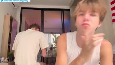 Snapshot of swoopyboy chatting on 11.23.25 swoopyboy online show from 11.23.25