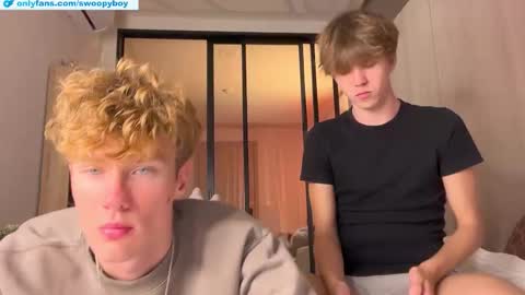 Snapshot of swoopyboy chatting on 11.27.25 swoopyboy online show from 11.27.25