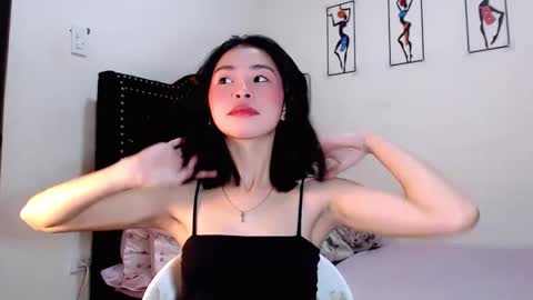 Snapshot of swt_asianholly chatting on 01.11.25 Holly online show from 01.11.25