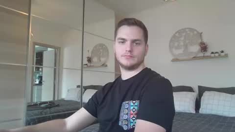 Snapshot of syl092 chatting on 03.11.25 syl092 online show from 03.11.25