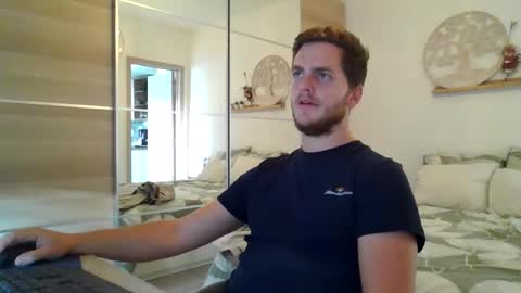 Snapshot of syl092 chatting on 09.15.25 syl092 online show from 09.15.25