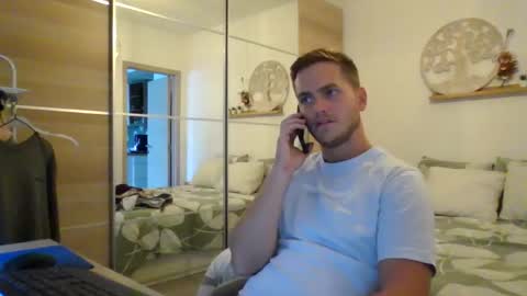 Snapshot of syl092 chatting on 09.25.25 syl092 online show from 09.25.25