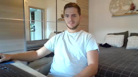 Snapshot of syl092 chatting on 10.04.25 syl092 online show from 10.04.25