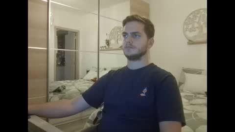 Snapshot of syl092 chatting on 10.14.25 syl092 online show from 10.14.25