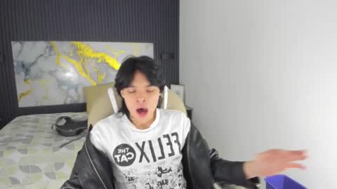 Snapshot of sylasfrost chatting on 12.04.25 sylasfrost online show from 12.04.25