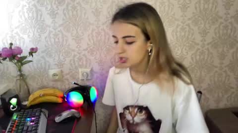 Emily online show from 05.25.26