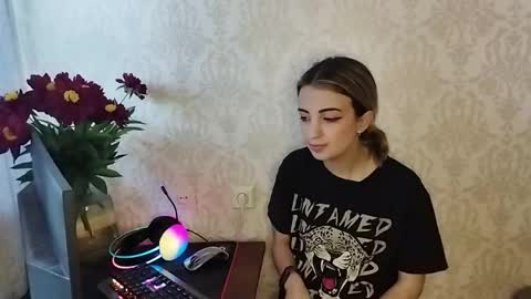 Snapshot of sylviaoris chatting on 05.31.26 Emily online show from 05.31.26