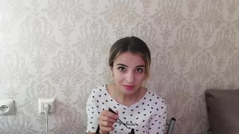 Snapshot of sylviaoris chatting on 07.17.26 Emily online show from 07.17.26