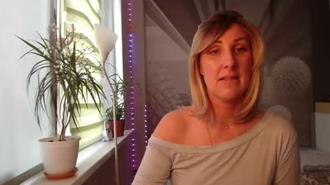 Sylvia online show from 04.23.26