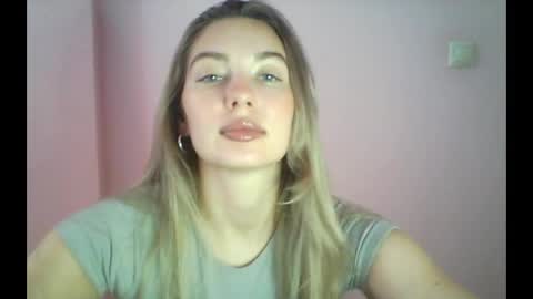 Snapshot of syrami chatting on 06.15.26 syrami online show from 06.15.26