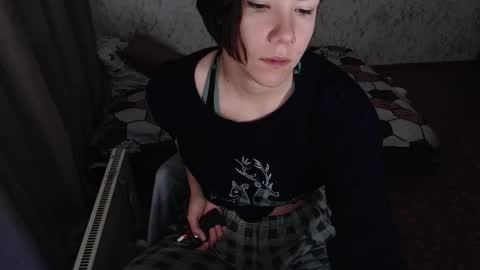 Snapshot of syrendixon chatting on 09.24.25 SyrenDixon online show from 09.24.25