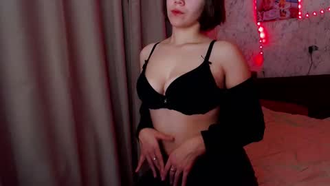 Snapshot of syrendixon chatting on 11.11.25 SyrenDixon online show from 11.11.25