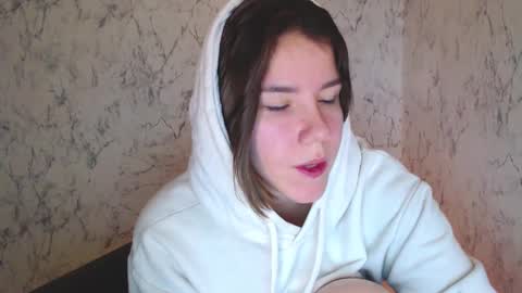 Snapshot of syrendixon chatting on 11.27.25 SyrenDixon online show from 11.27.25