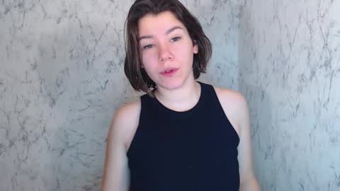 Snapshot of syrendixon chatting on 12.16.25 SyrenDixon online show from 12.16.25