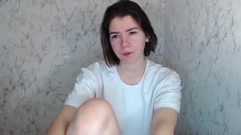 Snapshot of syrendixon chatting on 12.22.25 SyrenDixon online show from 12.22.25