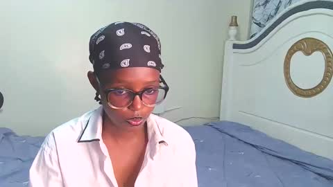 Snapshot of t_okyo chatting on 09.18.25 TOKYO online show from 09.18.25