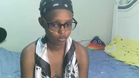 Snapshot of t_okyo chatting on 10.22.25 TOKYO online show from 10.22.25