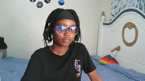 Snapshot of t_okyo chatting on 10.31.25 TOKYO online show from 10.31.25