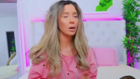 Arianna online show from 12.12.24