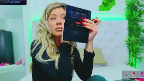 Arianna online show from 12.23.24