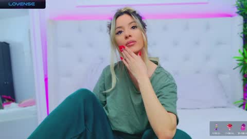 Arianna online show from 12.23.24