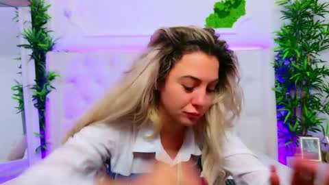 Snapshot of taahiraarabian chatting on 11.14.25 Arianna online show from 11.14.25