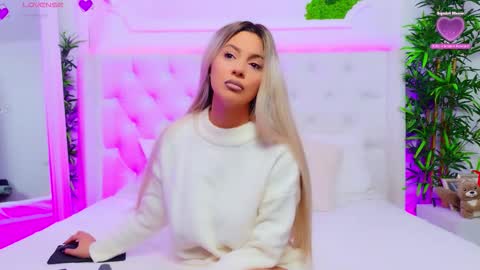 Snapshot of taahiraarabian chatting on 12.16.25 Arianna online show from 12.16.25