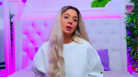 Snapshot of taahiraarabian chatting on 12.19.25 Arianna online show from 12.19.25