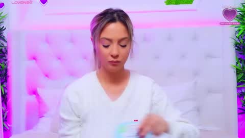 Snapshot of taahiraarabian chatting on 12.22.25 Arianna online show from 12.22.25