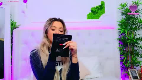 Snapshot of taahiraarabian chatting on 01.08.26 Arianna online show from 01.08.26