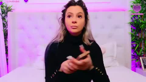 Snapshot of taahiraarabian chatting on 01.12.26 Arianna online show from 01.12.26