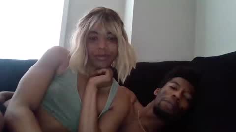 Snapshot of taejhon chatting on 12.12.24 Taejhon online show from 12.12.24