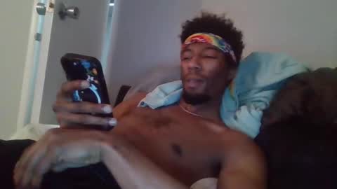 Snapshot of taejhon chatting on 12.16.24 Taejhon online show from 12.16.24