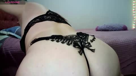 Snapshot of tahira_1 chatting on 11.15.25 3 online show from 11.15.25