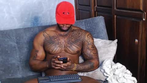 Tairon Tucke online show from 01.29.25