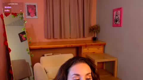 Snapshot of taissa_farmiga chatting on 06.10.26 Lizzy online show from 06.10.26