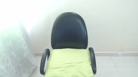 Juli online show from 04.08.26