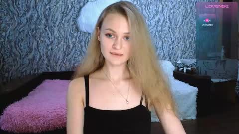 Snapshot of taissia_sweet chatting on 10.04.25 Im Taya online show from 10.04.25