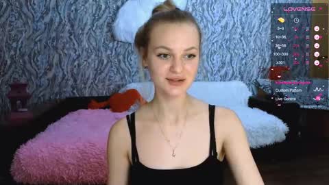 Snapshot of taissia_sweet chatting on 10.09.25 Im Taya online show from 10.09.25